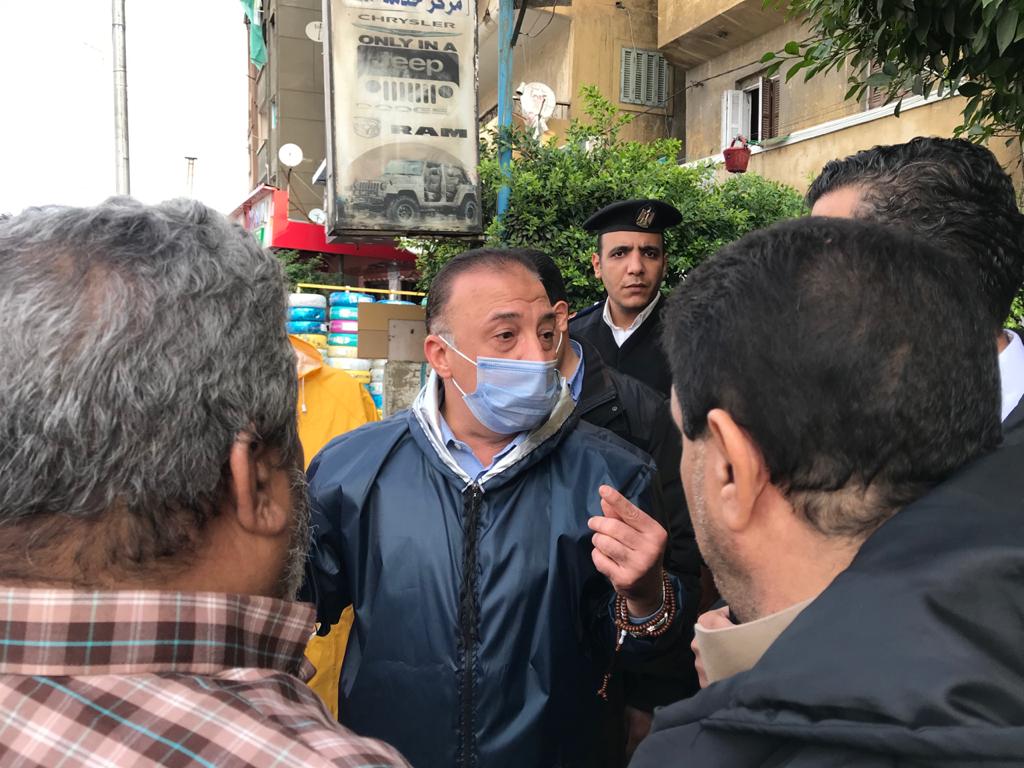 محافظ الاسكندرية يتابع أعمال تصريف الأمطار  (4)
