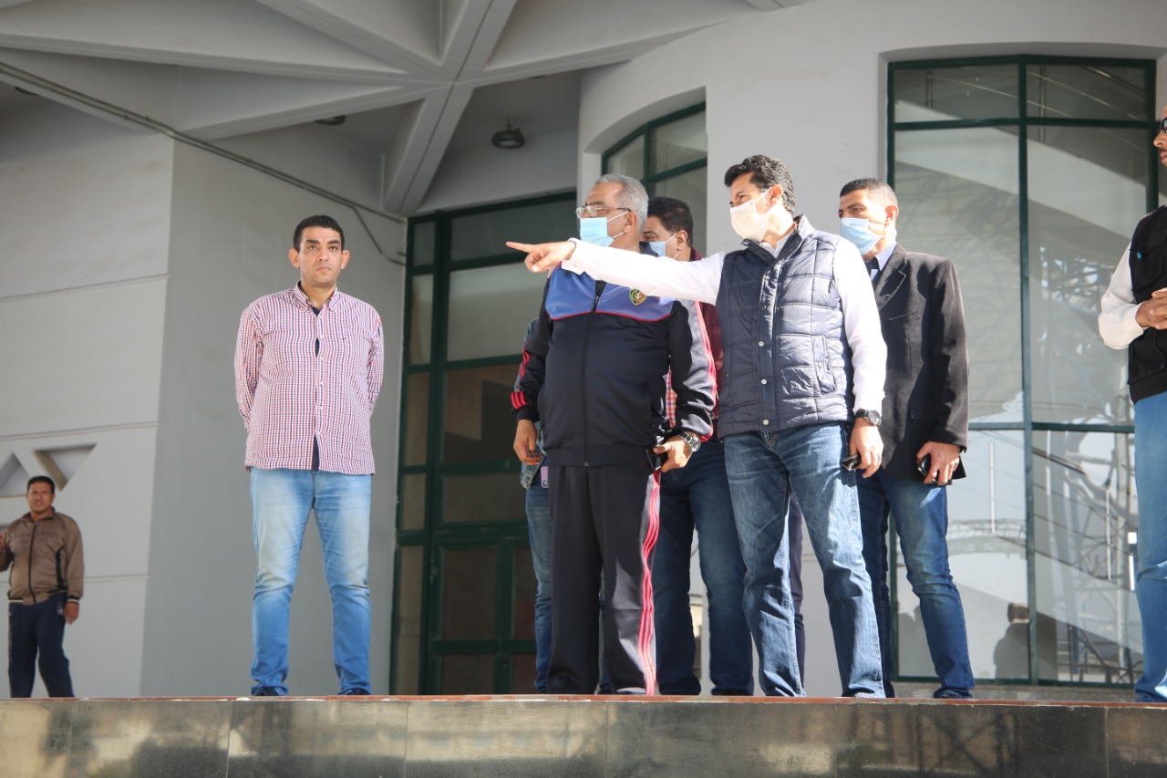وزير الرياضة فى الاستاد وزير الرياضة فى الاستاد