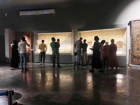 طلاب-ومثقفون-وكبار-سن-وأطافل-في-زيارات-متكررة-لمتحف-كفر-الشيخ-القومي--(4)