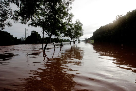إعصار إيوتا يدمر جزيرة بروفيدينسيا فى كولومبيا (8)