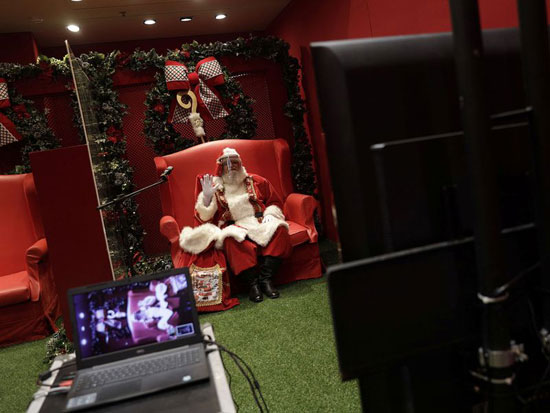 بابا نويل الافتراضي موصل ببرامج لأشهر أغانيه
