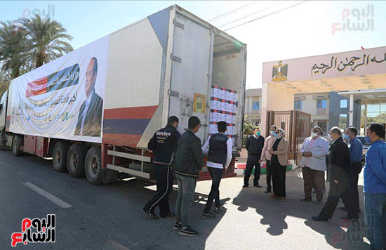 انطلاق القافلة الأكبر لتقديم المساعدات بمحافظات مصر (1)