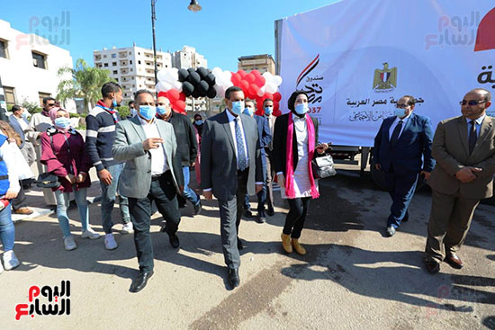 انطلاق القافلة الأكبر لتقديم المساعدات بمحافظات مصر (6)