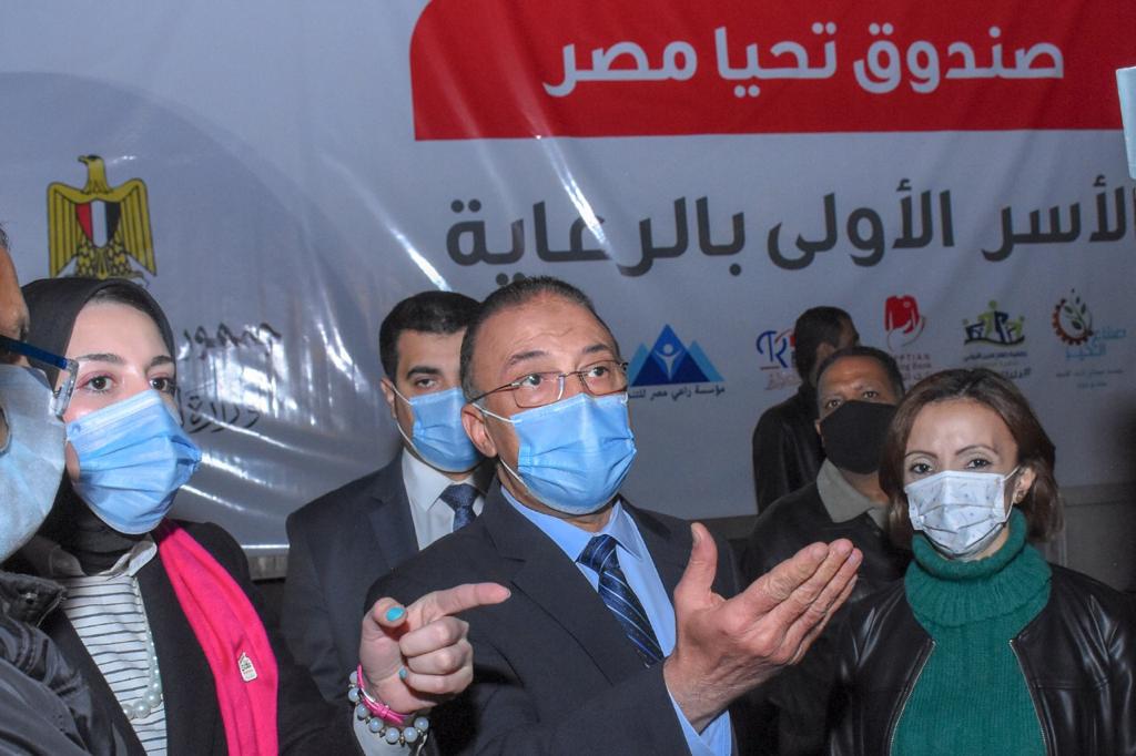 اللواء محمد الشريف محافظ الإسكندرية : 37 ألف عبوة غذائية توفرها القافلة للأسر الأكثر إحتياجا بالإسكندرية