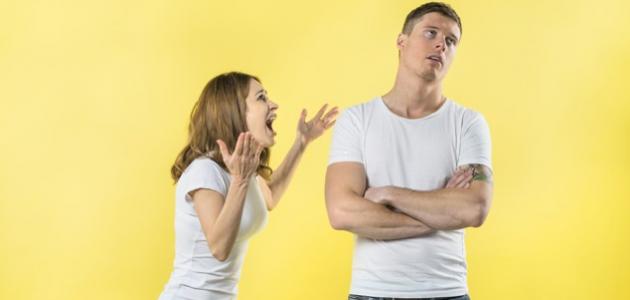 استخدام حركات اليد استخدام حركات اليد