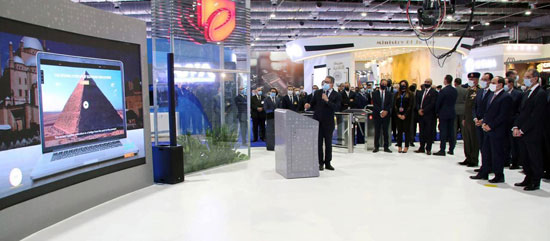الرئيس السيسى يفتتح معرض ومؤتمر النقل الذكي للشرق الأوسط وأفريقيا (3)
