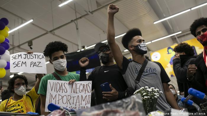 احتجاجات فى البرازيل ضد العنصرية