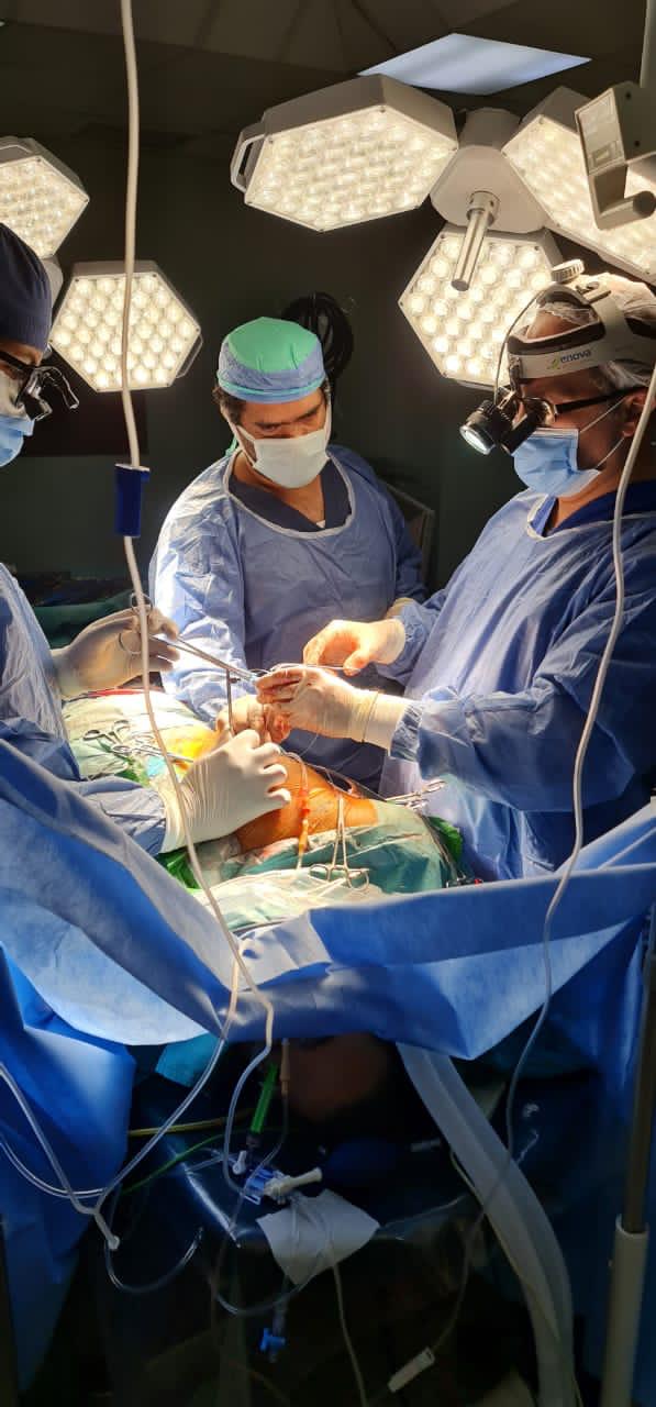 إجراء عملية جراحة قلب بالمنظار لتغيير الصمامات (2)