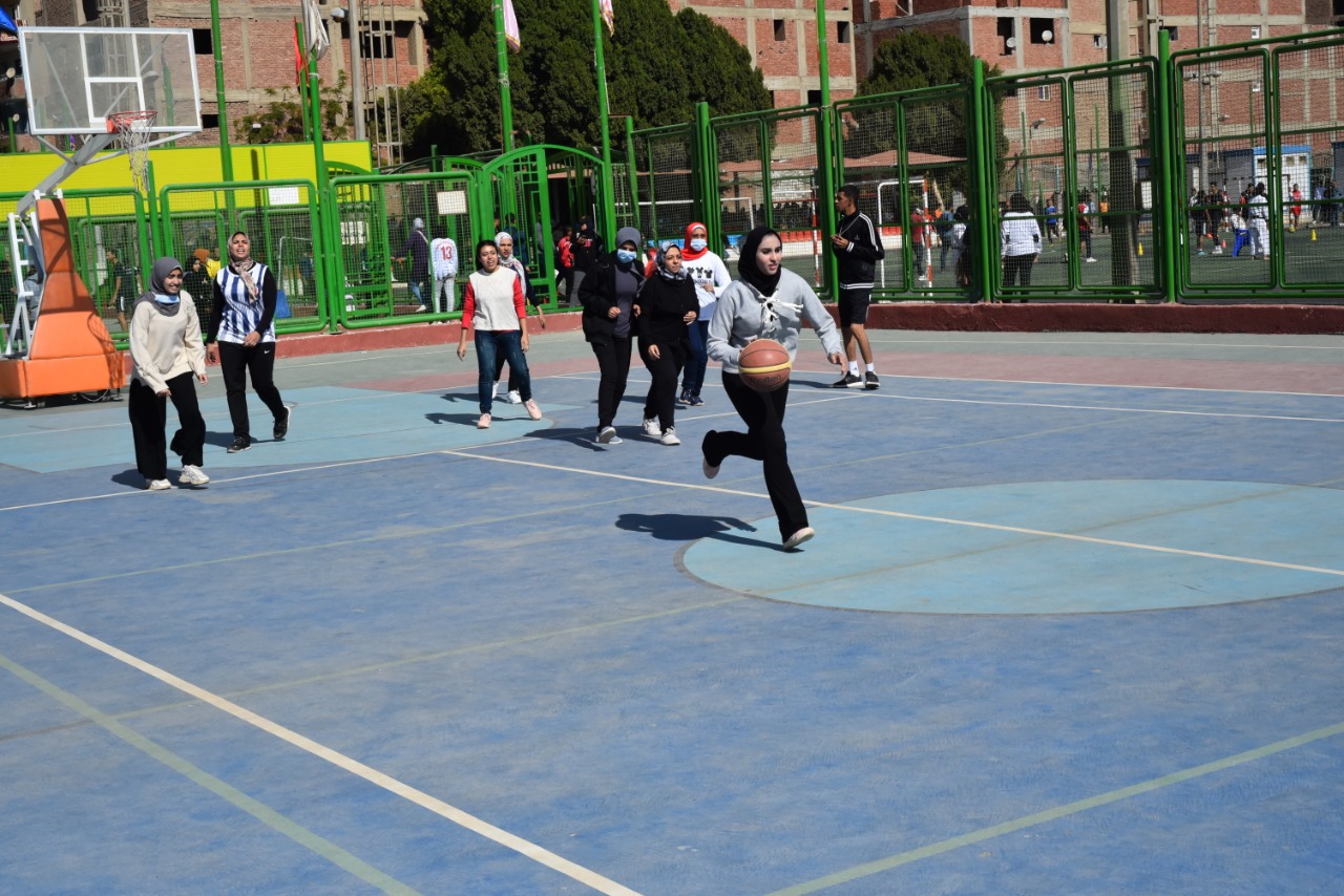 جانب من فعاليات مهرجان التميز الرياضى بجامعة سوهاج (11)
