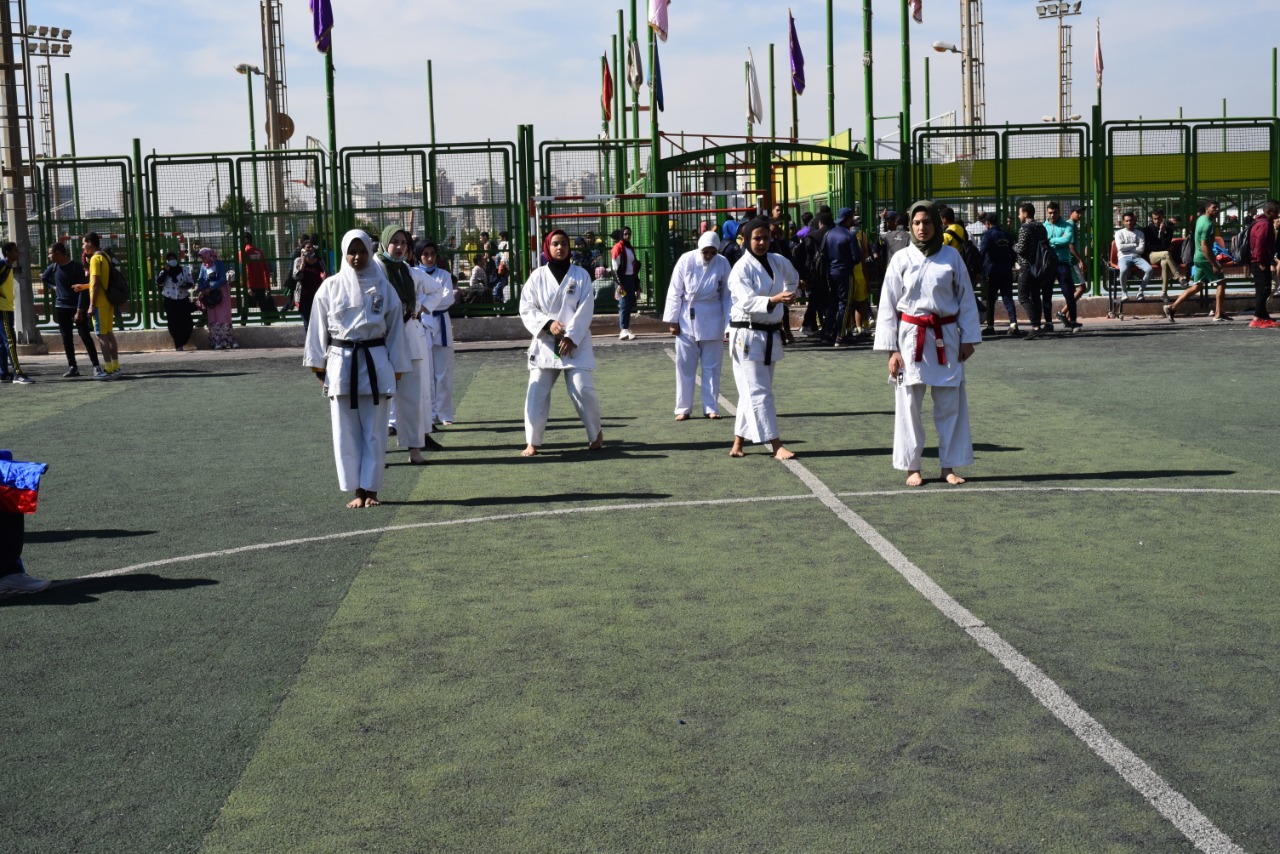 جانب من فعاليات مهرجان التميز الرياضى بجامعة سوهاج (3)