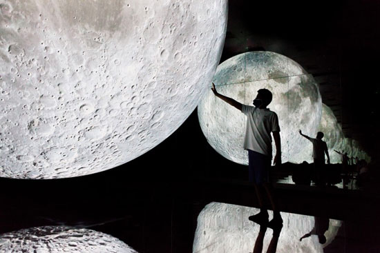 OliOli-presents-museum-of-the-moon---16.10-(1)_0-(1)