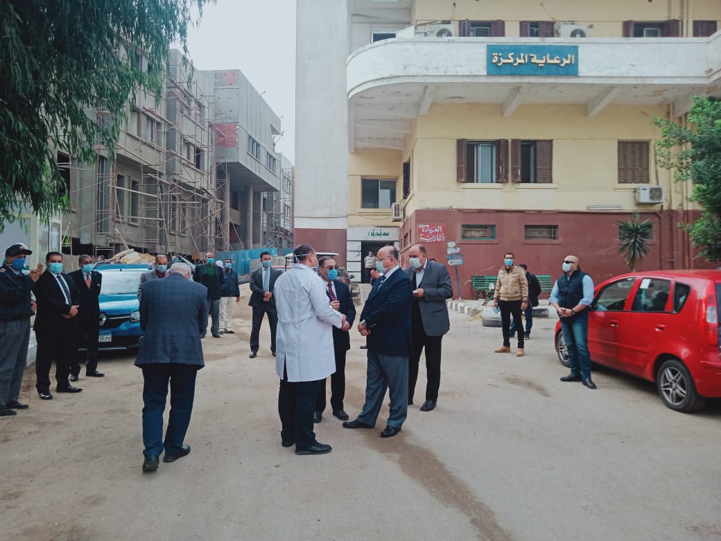 محافظ القاهرة يتفقد مستفى حميات العباسية (2)