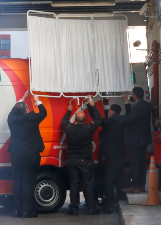 سيارة الإسعاف التى نقلت مارادونا للمستشفى مؤخرا