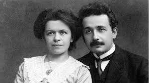 أينشتاين وزوجته
