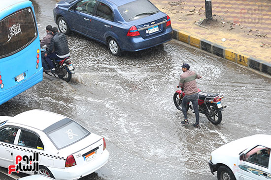 تعطل-الدراجات-النارية-بسبب-الامطار