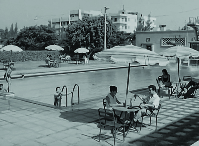 لقطات من فيلم أنا حرة 1959 تم تصويرها في نادي البنك الأهلي المصري  بطولة لبنى عبد العزيز  وكمال ياسين