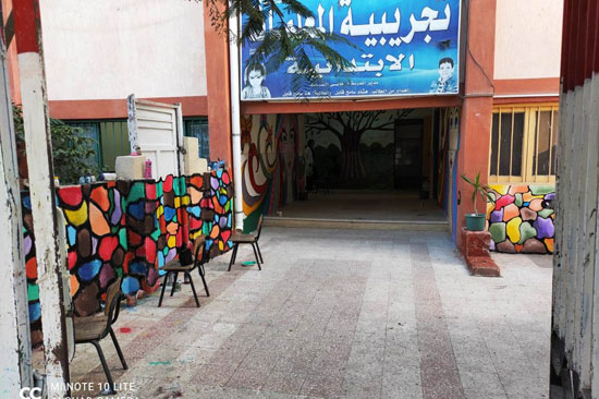 إبداع طلبة كلية التربية النوعية يزين جدران محافظة كفر الشيخ (25)