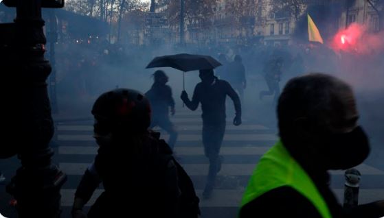 احتجاجات باريسص