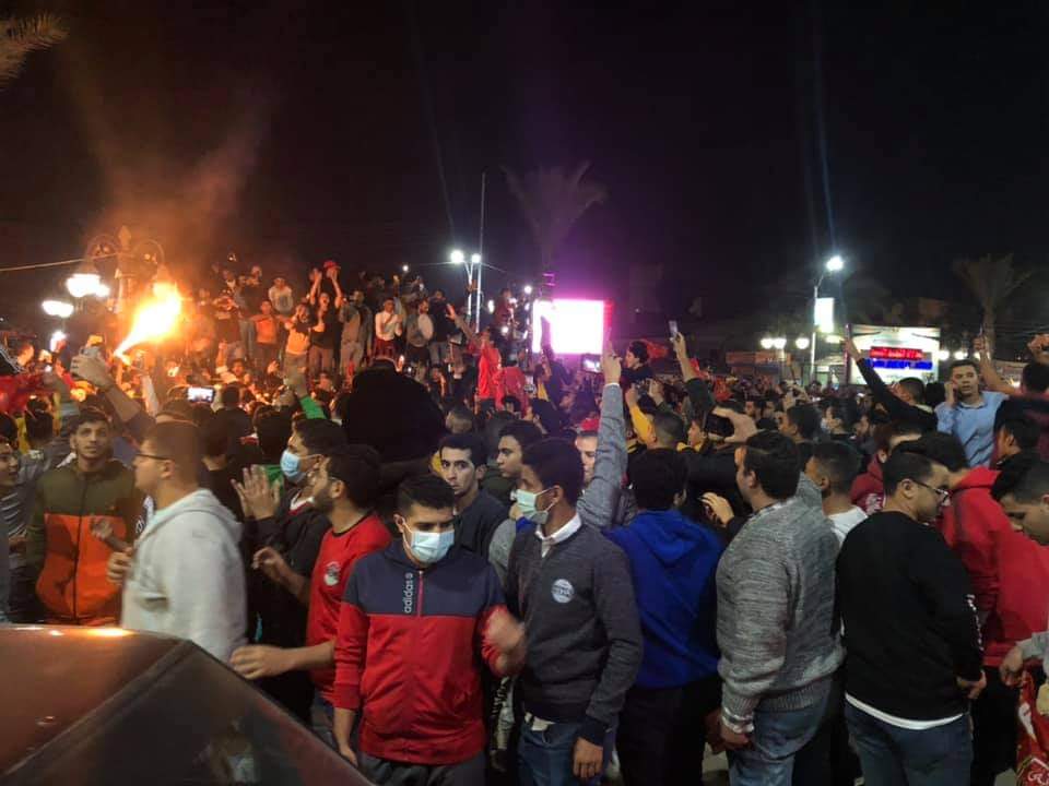 مشجعو الشياطين الحمر يحتفلون بشوارع بنى سويف (2)