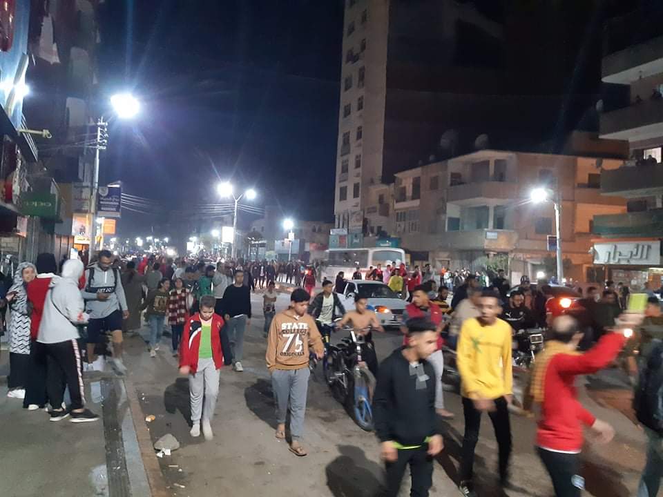 مشجعو الشياطين الحمر يحتفلون بشوارع بنى سويف (2)