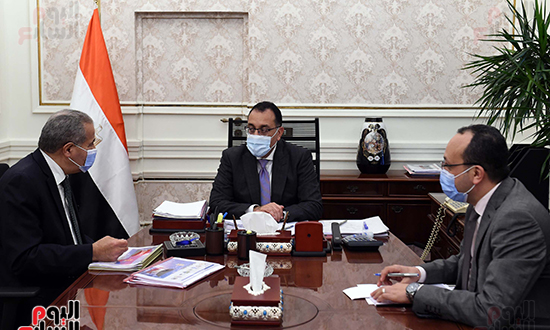 اجتماع رئيس الوزراء مع وزير التموين  (1)