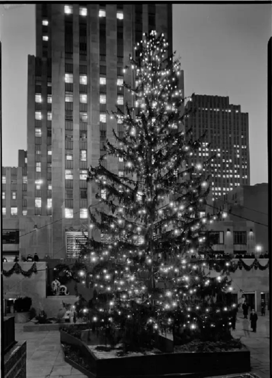 شجرة عيد الميلاد في مركز روكفلر في عام 1934