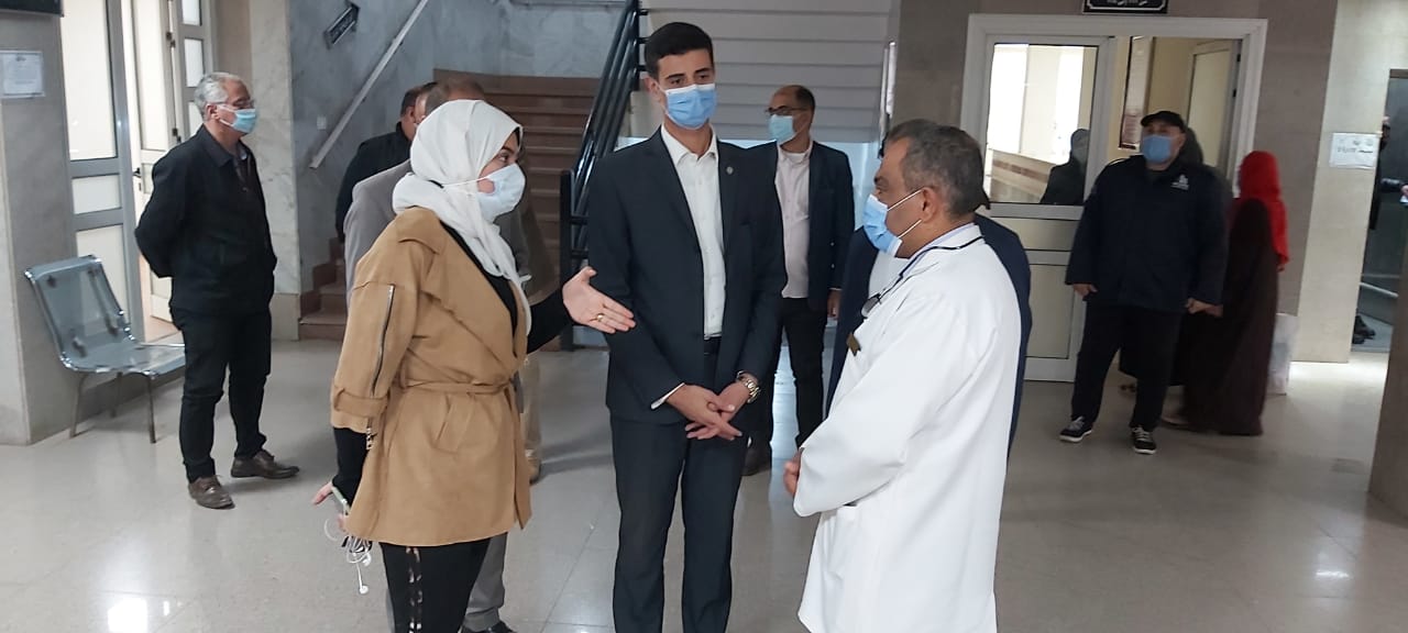 مدير مستشفى ناصر العام يستقبل نائبى المحافظ