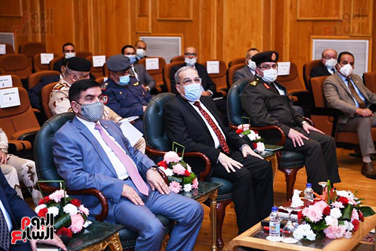 وزير الدفاع العراقى لوزير الإنتاج الحربى (2)