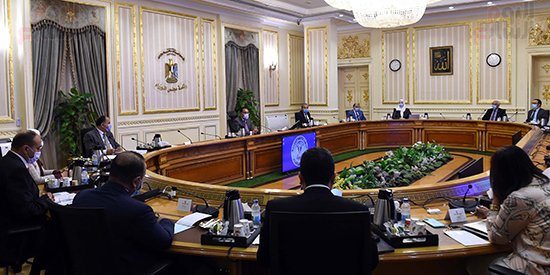 رئيس الوزراء يرأس اجتماع لجنة العدالة الاجتماعية (1)