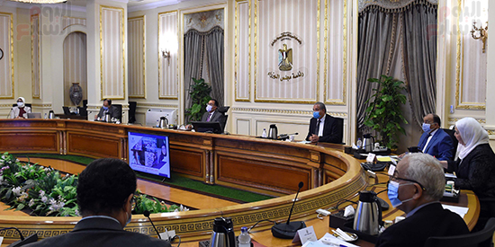 رئيس الوزراء يرأس اجتماع لجنة العدالة الاجتماعية (5)