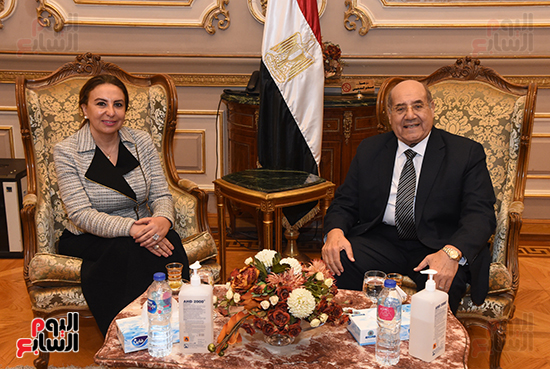 المستشار عبدالوهاب عبد الرازق رئيس مجلس الشيوخ مع غادة لبيب نائب وزير لات (3)