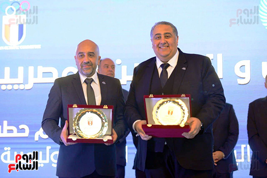 توزيع الجوائز للمنتدى الاول للاعبين الدولين والمصرين  (9)