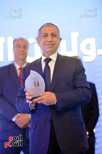 توزيع الجوائز للمنتدى الاول للاعبين الدولين والمصرين  (4)