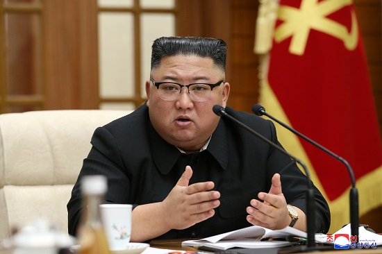 الزعيم الكوري خلال الاجتماع