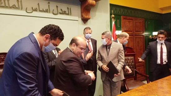وزير العدل يشهد أول جلسة قضائية عن بعد بمحكمة الإسكندرية (5)