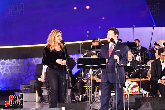 نادية مصطفى تشارك هانى شاكر فى حفل مهرجان الموسيقى (3)