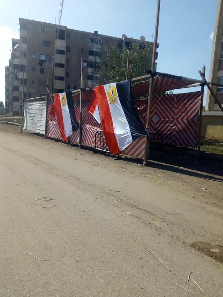 أعلام مصر تزين مقار اللجان الانتخابية