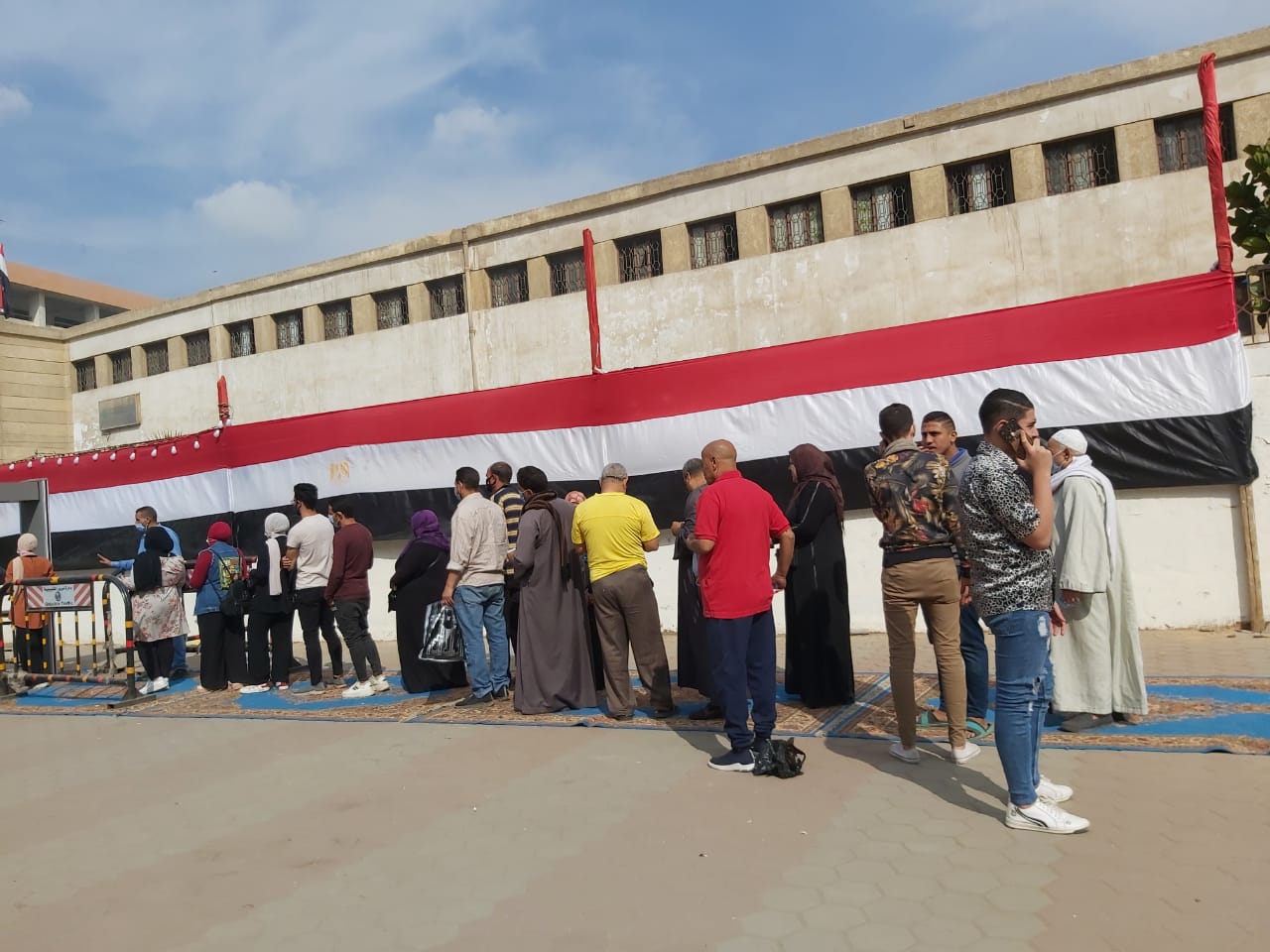 انتشار اطوابير الناخبين بحى شرق شبرا الخية