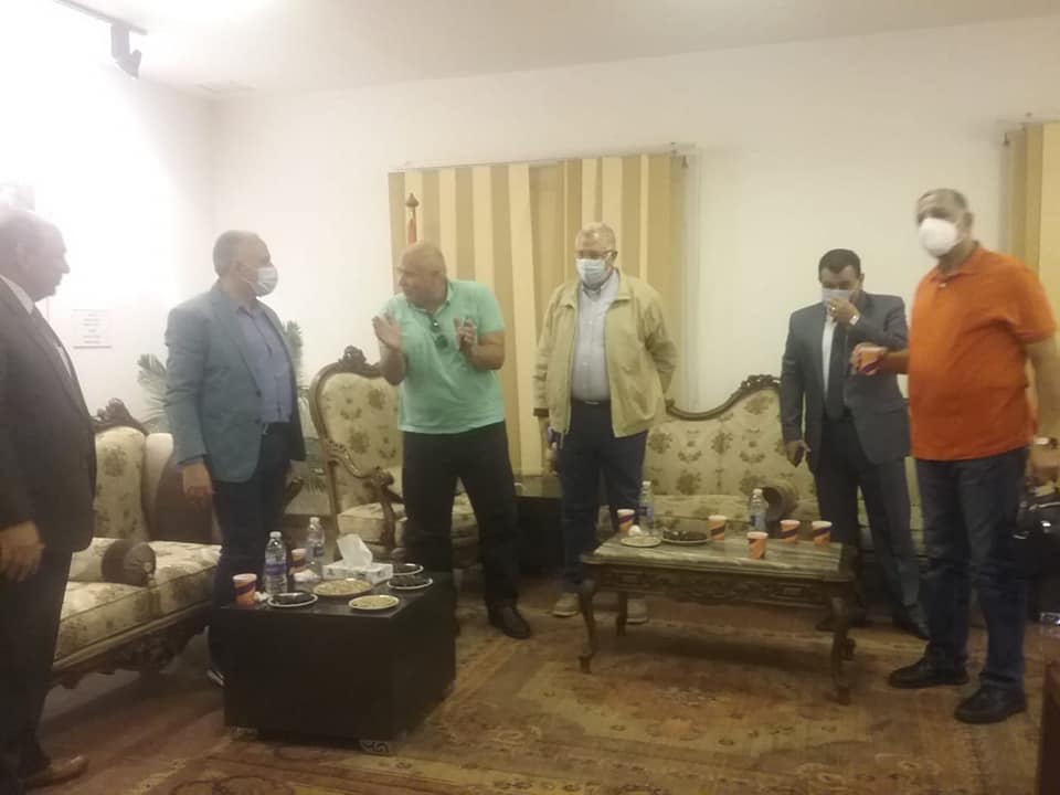 وزير الرى والوفد داخل المركز الثقافى الأفريقى