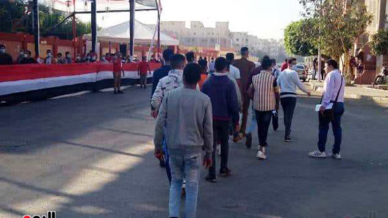  إقبالا كثيفا من الشباب والسيدات فى انتخابات مجلس النواب بالقاهرة (17)