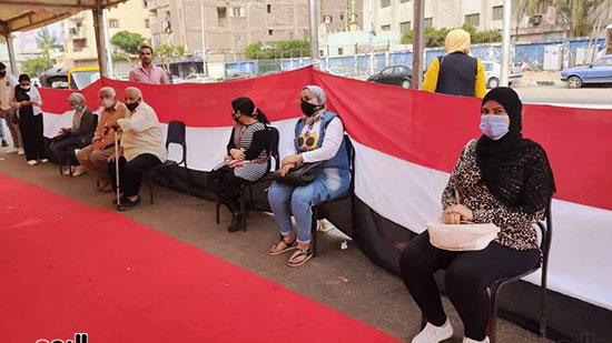  إقبالا كثيفا من الشباب والسيدات فى انتخابات مجلس النواب بالقاهرة (7)
