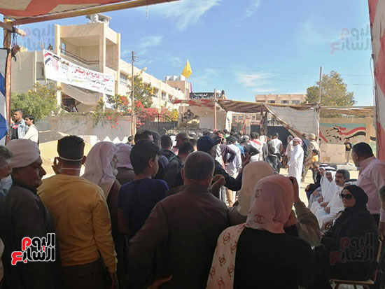 طوابير أمام اللجان فى المرحلة الثانية من انتخابات مجلس النواب بشمال سيناء (20)