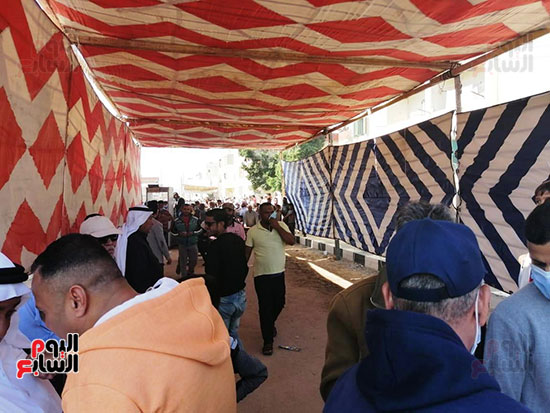 طوابير أمام اللجان فى المرحلة الثانية من انتخابات مجلس النواب بشمال سيناء (19)