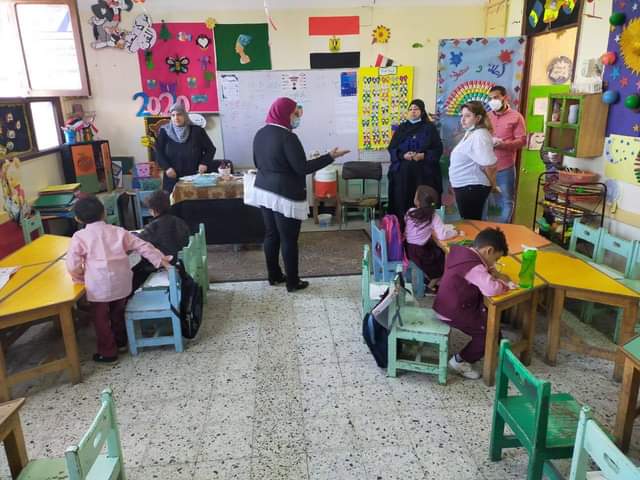 صحة المنيا تتابع المدارس
