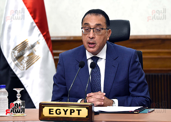 كلمة رئيس الوزراء امام الجمعية المصرية البريطانية للاعمال  (2)