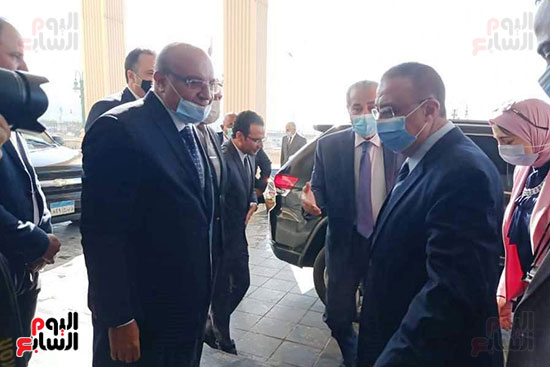 محافظ الإسكندرية يستقبل وزير التموين (2)