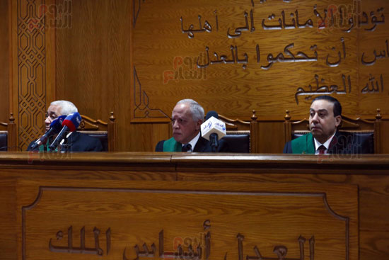 محاكمة محمود عزت بـأحداث مكتب الإرشاد  (8)