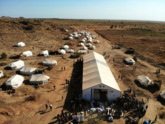 مخيمات اللاجئين
