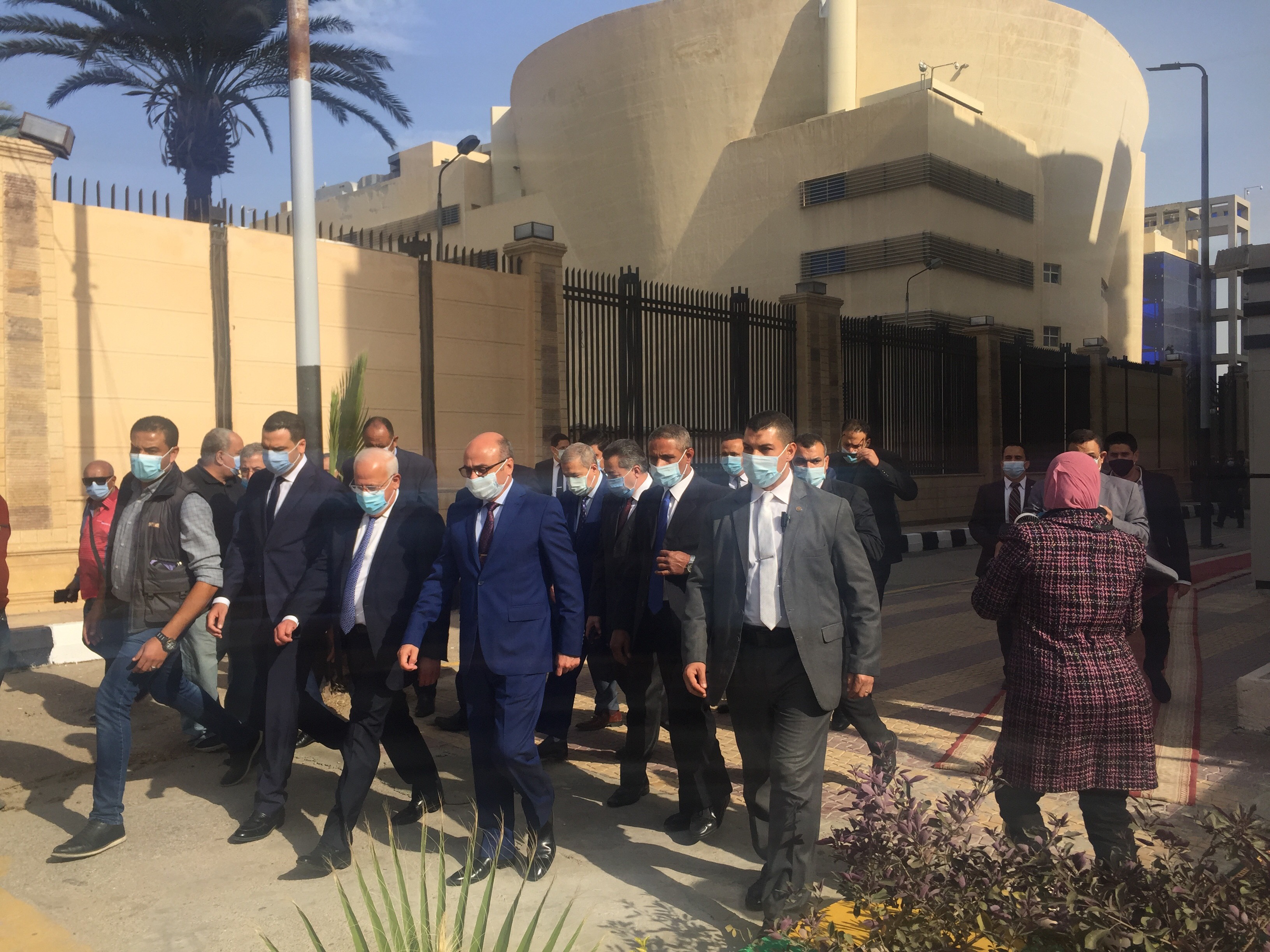 وزير العدل ومحافظ بورسعيد يتفقدان مركز التوثيق  (13)