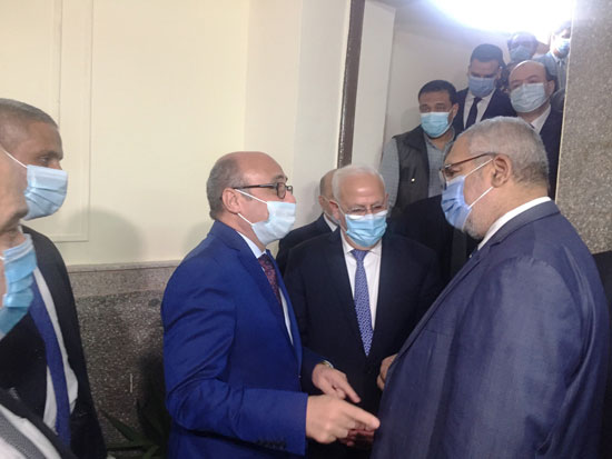 وزير العدل ومحافظ بورسعيد يشهدان أول جلسة إلكترونية بمجمع المحاكم (1)